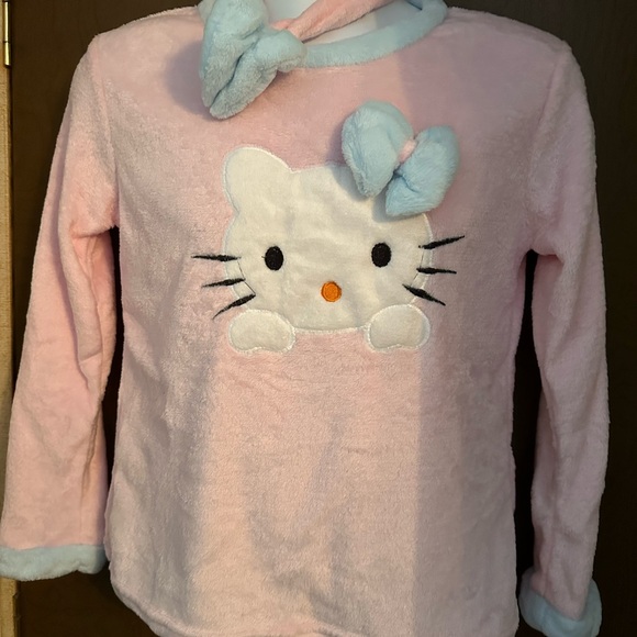 New super soft Hello Kitty Women’s pajama set - Picture 3 of 3